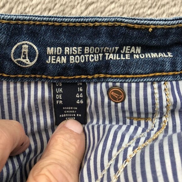 Lands End Womens Jeans Size 14 Mid Rise Bootcut Blue Denim Casual Cotton Classic - Picture 4 of 16